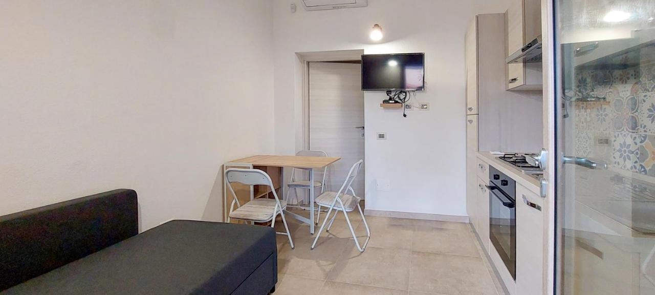 סאן תאודורו Appartamento Brigida Bilocale 2 Posti Vicino Al Centro מראה חיצוני תמונה
