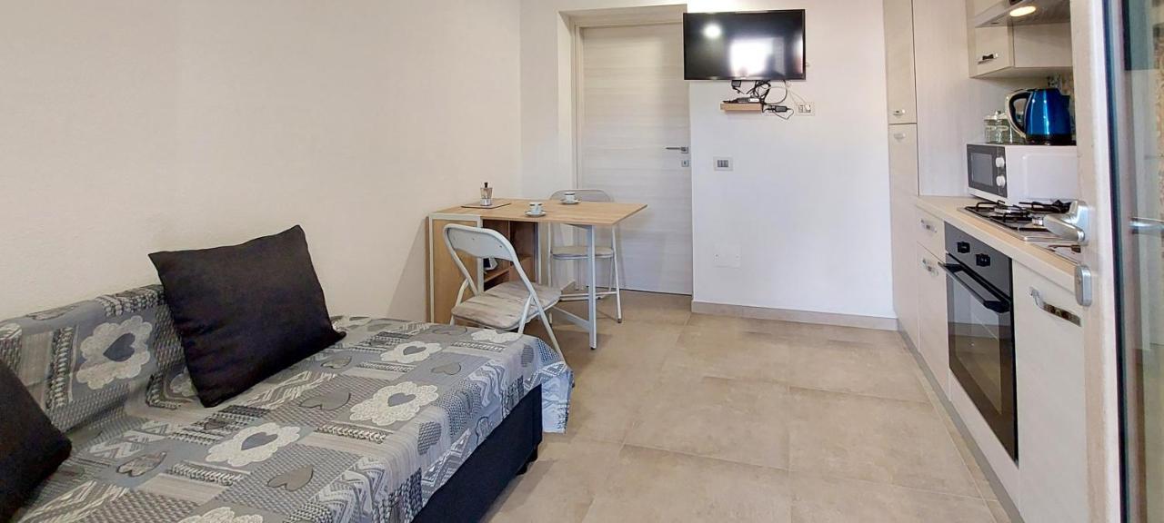 סאן תאודורו Appartamento Brigida Bilocale 2 Posti Vicino Al Centro מראה חיצוני תמונה